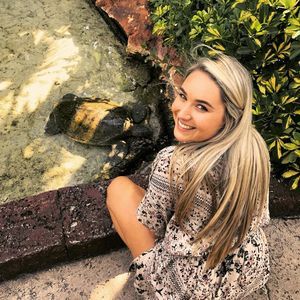 Meet your Posher, Lauren